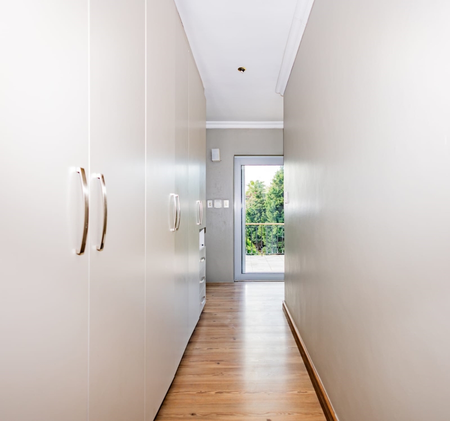 6 Bedroom Property for Sale in Vierlanden Western Cape